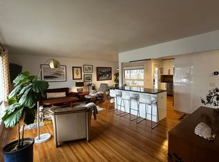 220 Edgewood Ave N, Golden Valley, MN 55427
