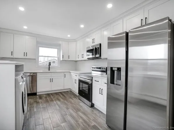 32 Arther St Floor 2, Greenwich, CT 06831