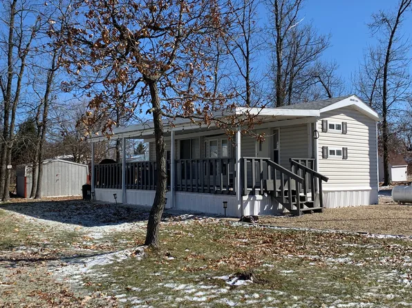 20-24 Woodhaven Dr, Sublette, IL 61367