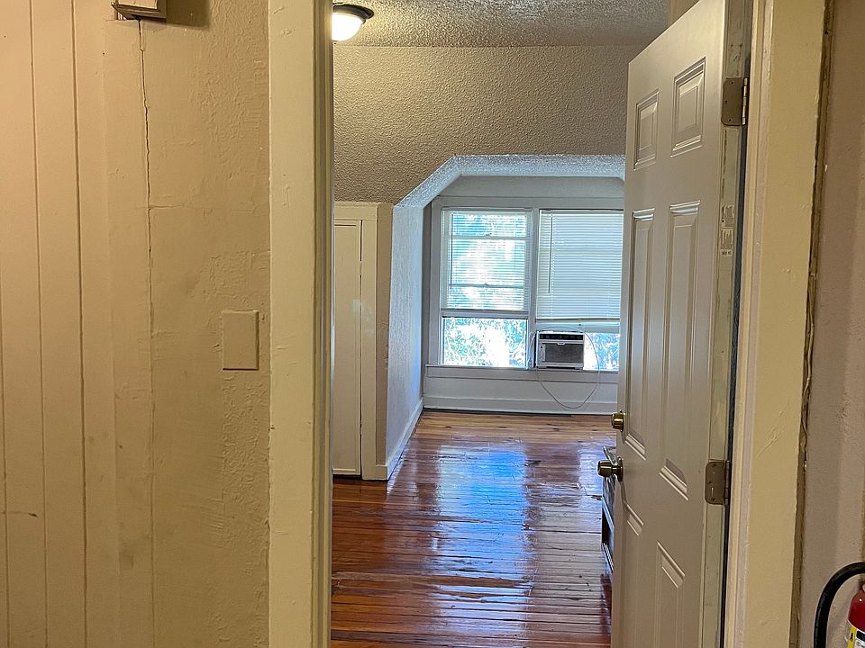 2nd image of 102 S 14th St APT 8