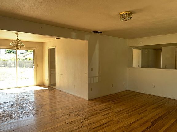 5th image of 1630 Debra Ln