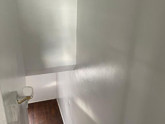 5th image of 358 Millicent Ave #358