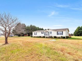 306 Ebenezer Church Rd, Hague, VA 22469