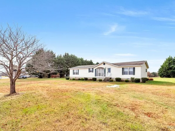 306 Ebenezer Church Rd, Hague, VA 22469