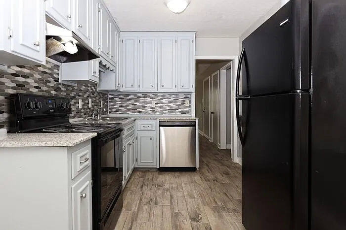 3591 Robert E Lee Dr — Photo 4