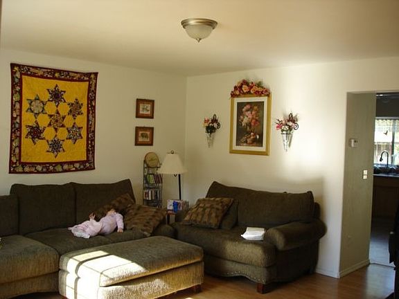Living Room Unit 1