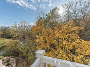 214 Braeburn Cir, Sugar Grove, IL 60554