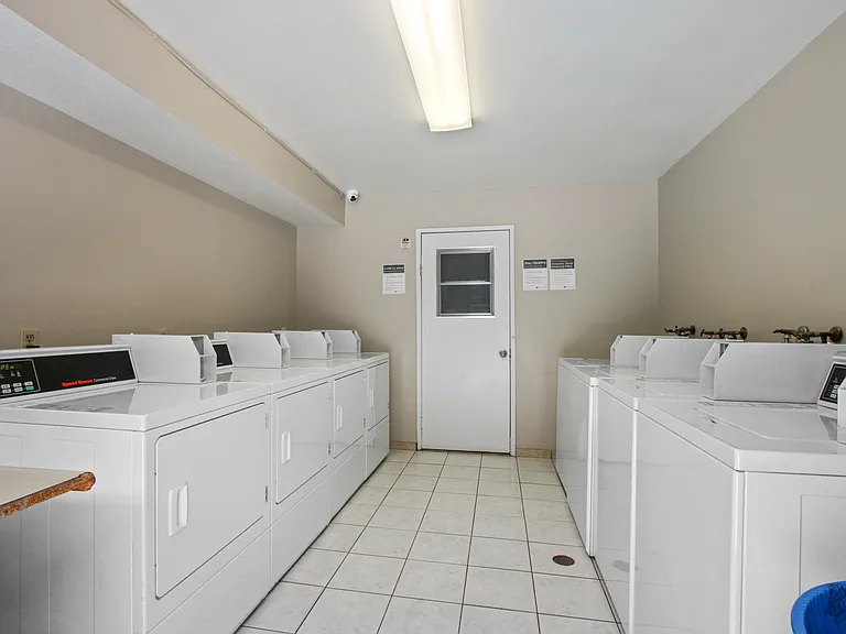 Valleywood Apartments — Photo 44