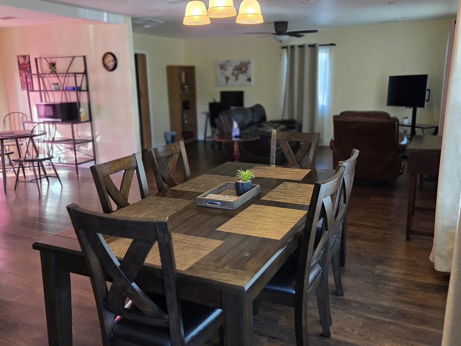 2 bed, 1200 sqft, $2,100 — Photo 1