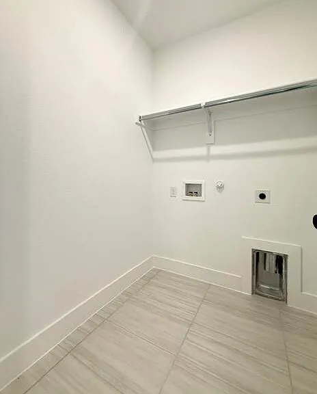 17141 Oxborough Dr — Photo 17