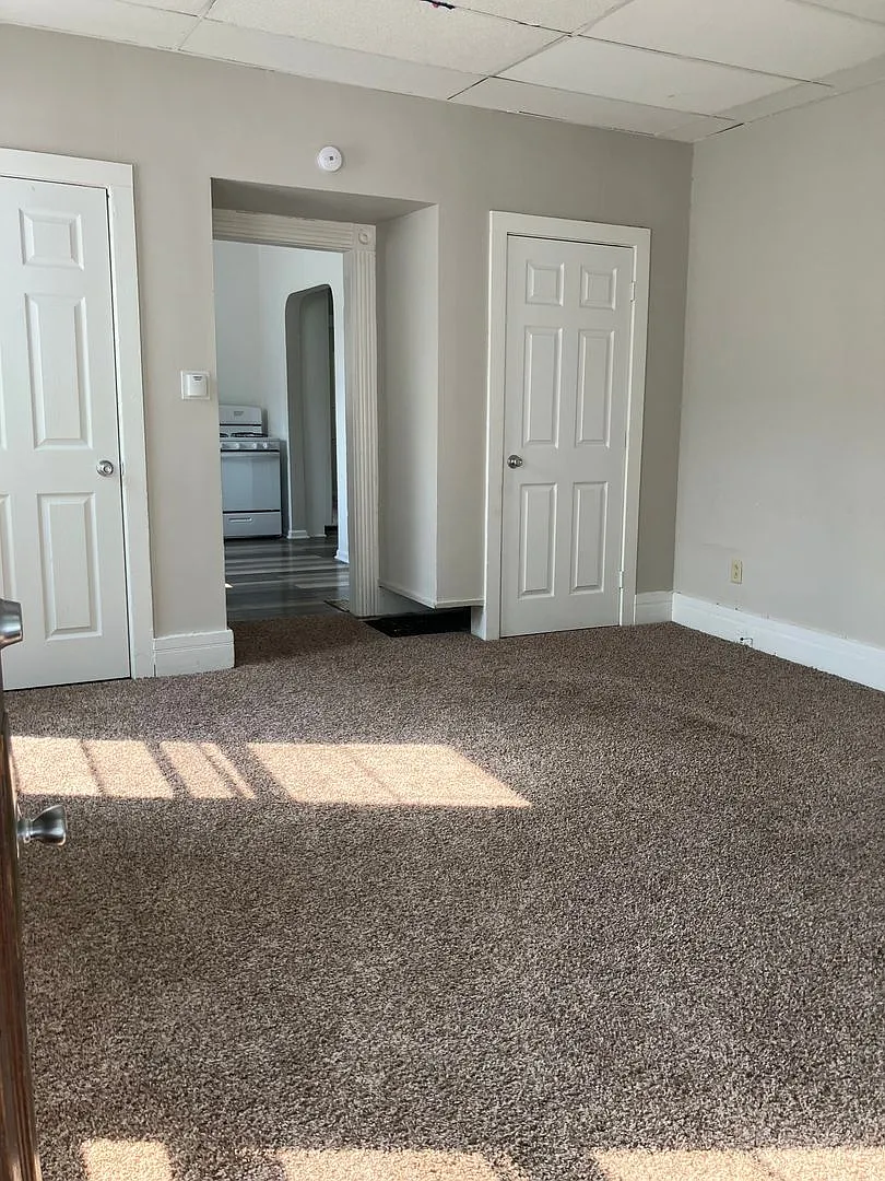 227 W Williams St — Photo 4