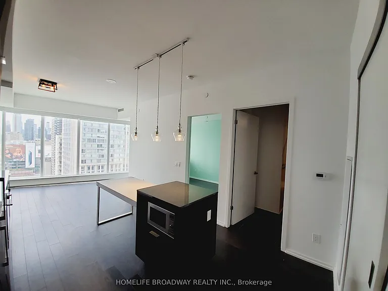 197 Yonge St #1714 — Photo 5