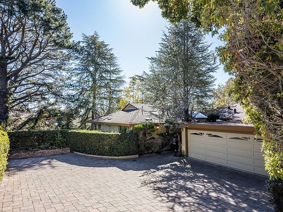2nd image of 114 Gramercy Dr