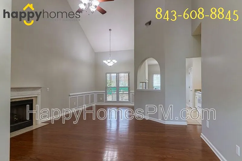 3 bed, 2.0 bath, 1400 sqft, $2,350 — Photo 3