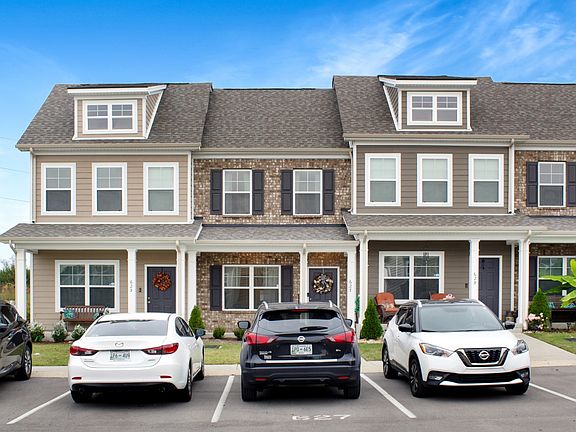 3rd image of 627 Bradburn Village Cir