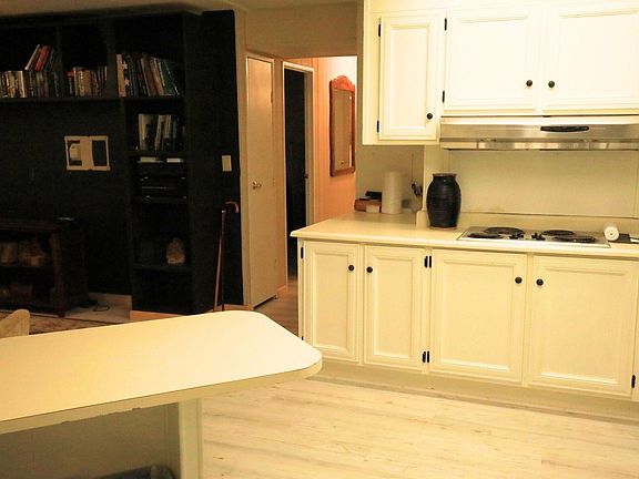 2nd image of 1103 W Birchwood Rd