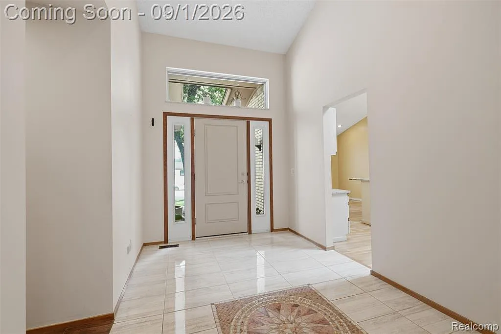 3 bed, 3.5 bath, 5248 sqft, $4,400 — Photo 3