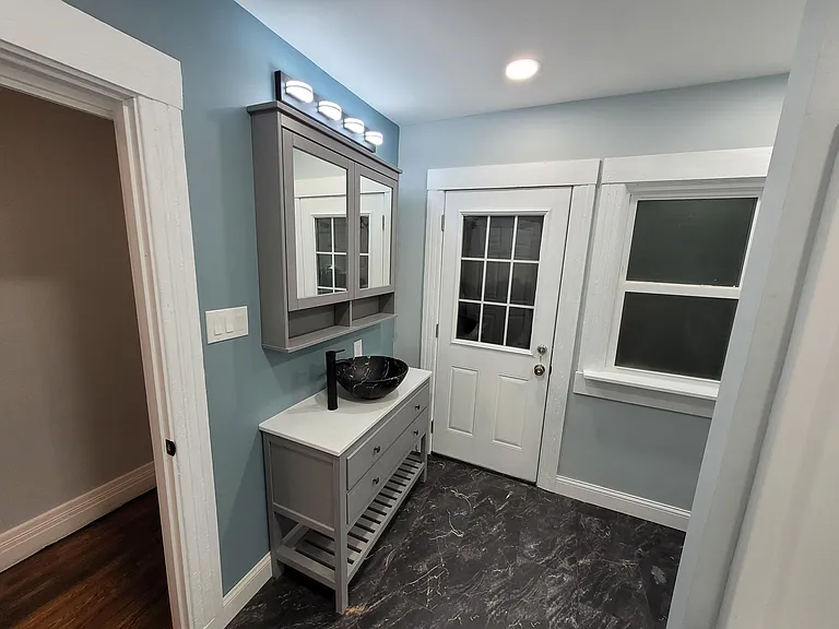 4212 Seneca St — Photo 12