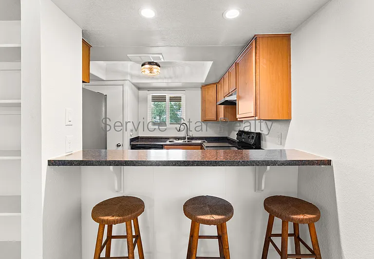 4050 E Cactus Rd #101 — Photo 5