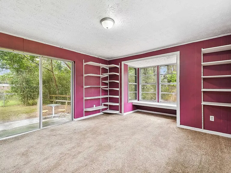 8657 Moss Haven Rd — Photo 15