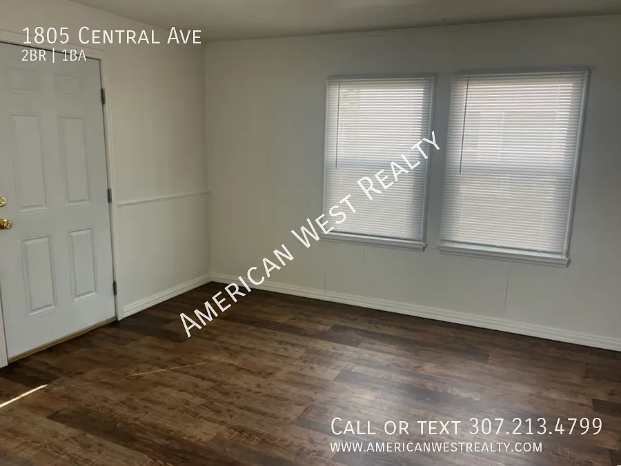 Renovated 2bed/1bath apartment — Photo 2
