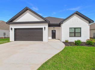 122 Early Dr, Byron, GA 31008