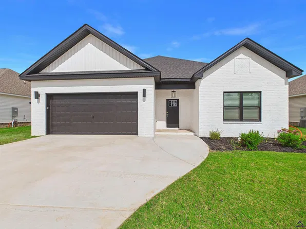 122 Early Dr, Byron, GA 31008