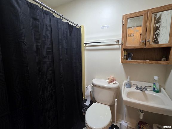 4th image of 109-111 E Jones