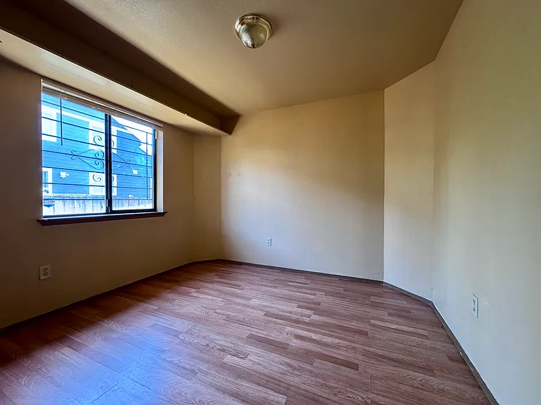 9323 S M St — Photo 12