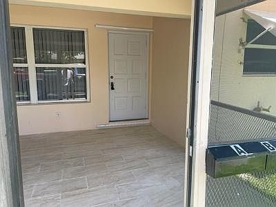 3rd image of 2549 Taylor St #1