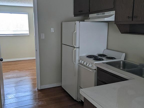 5th image of 4809 Grand Blvd APT 15