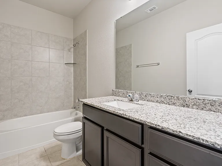 2217 Petersburg Ln — Photo 14