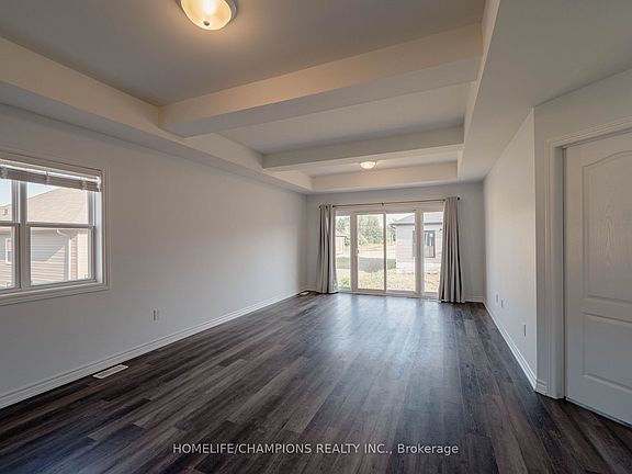4th image of 518 Hayward St