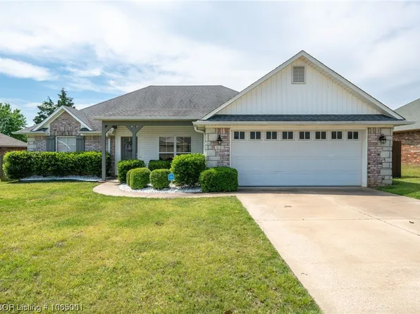 209 Pecan Ln, Greenwood, AR 72936