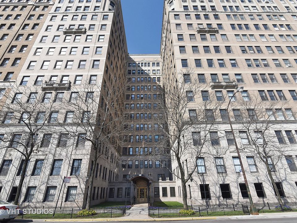 1st image of 3520 N Lake Shore Dr APT 2F