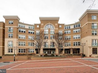 12000 Market St APT 370, Reston, VA 20190