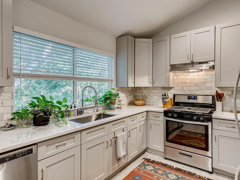 2313 Peppertree Ct