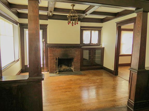 3rd image of 909 Stillman Ave