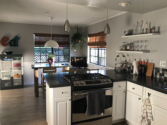 5th image of 15010 Beechwood Ln