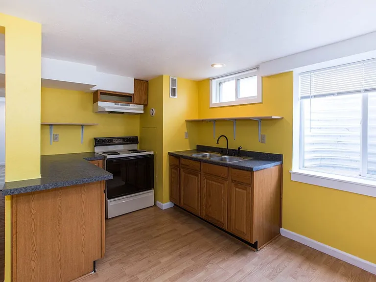 2134 S 13th St W — Photo 6