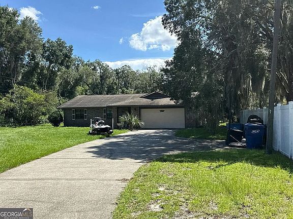 2nd image of 437 Glenwood Rd