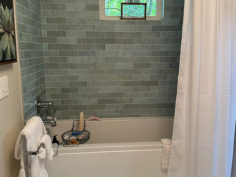 137 Annandale Ave — Photo 17