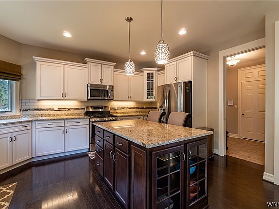 3rd image of 5 Silent Meadow Ln