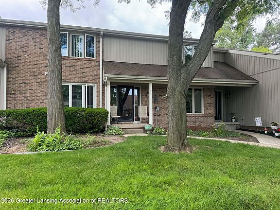 2nd image of 1285 Chartwell Carriage Way N