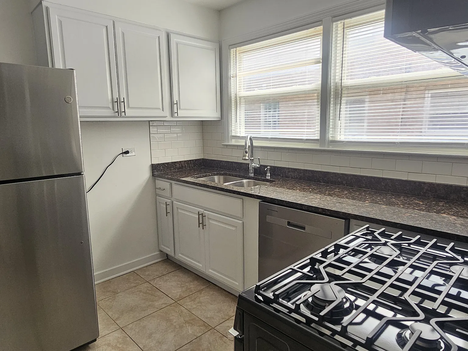 2 bed, 900 sqft, $1,695 — Photo 4