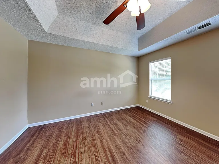 12719 Diamond Dr — Photo 12