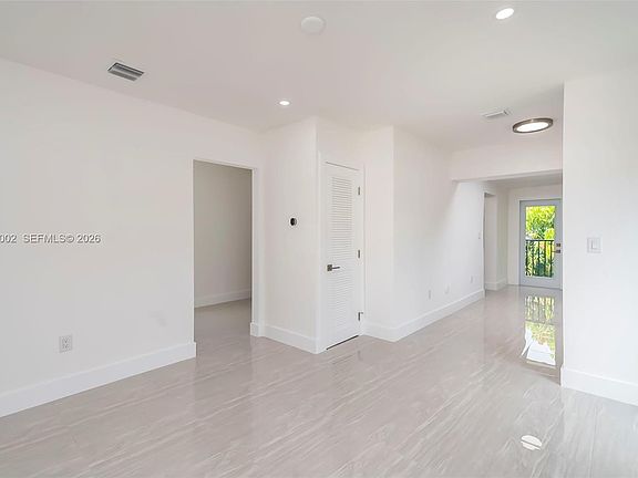 3rd image of 588 SW 23rd Ave APT 2