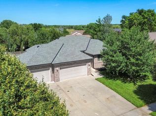 6530 Foxglove Ln, Lincoln, NE 68504