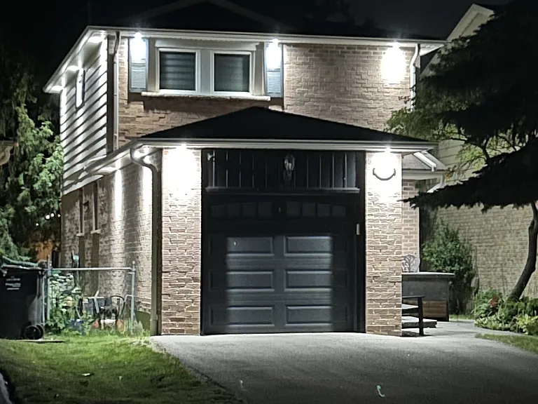 7025 Hickling Cres — Photo 19