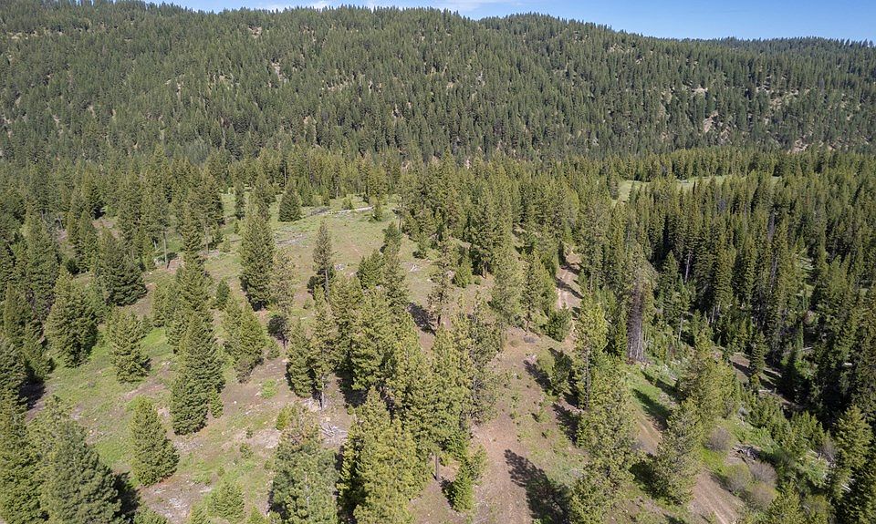 2nd image of 23 Clear Creek Rd